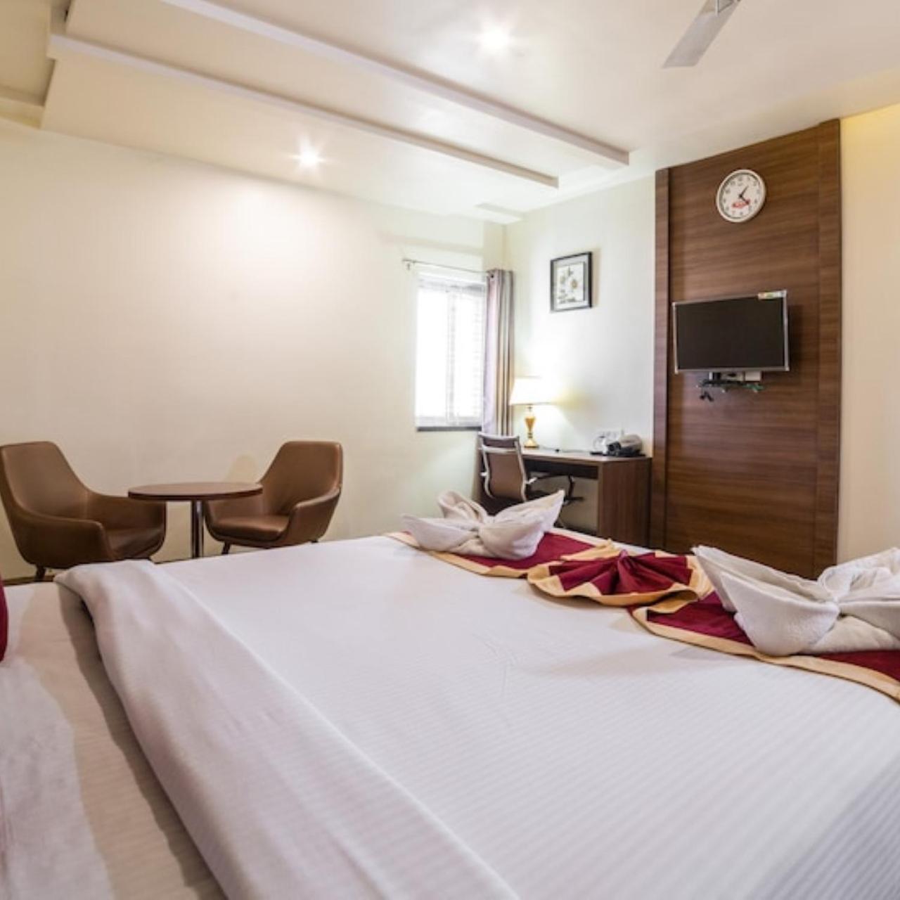 Hotel Svm Grand Medipally Hyderabad Eksteriør billede