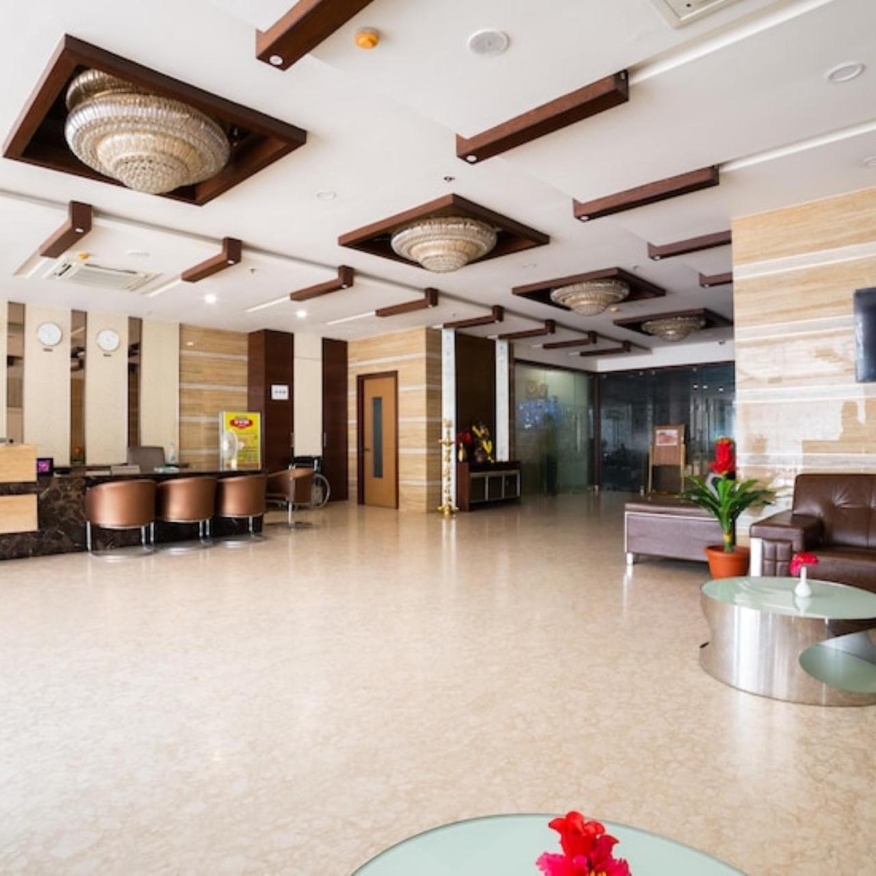 Hotel Svm Grand Medipally Hyderabad Eksteriør billede