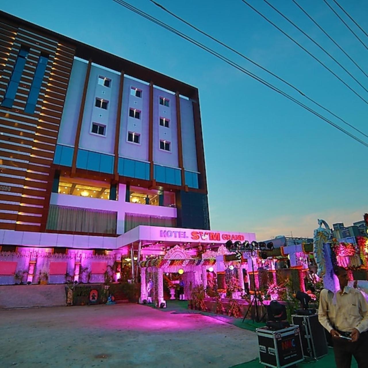 Hotel Svm Grand Medipally Hyderabad Eksteriør billede