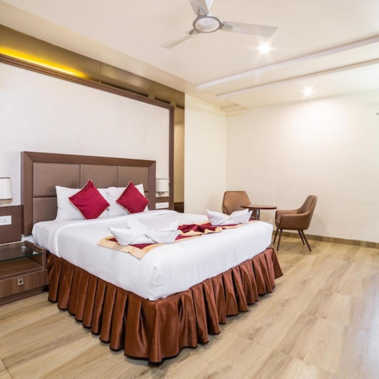 Hotel Svm Grand Medipally Hyderabad Eksteriør billede