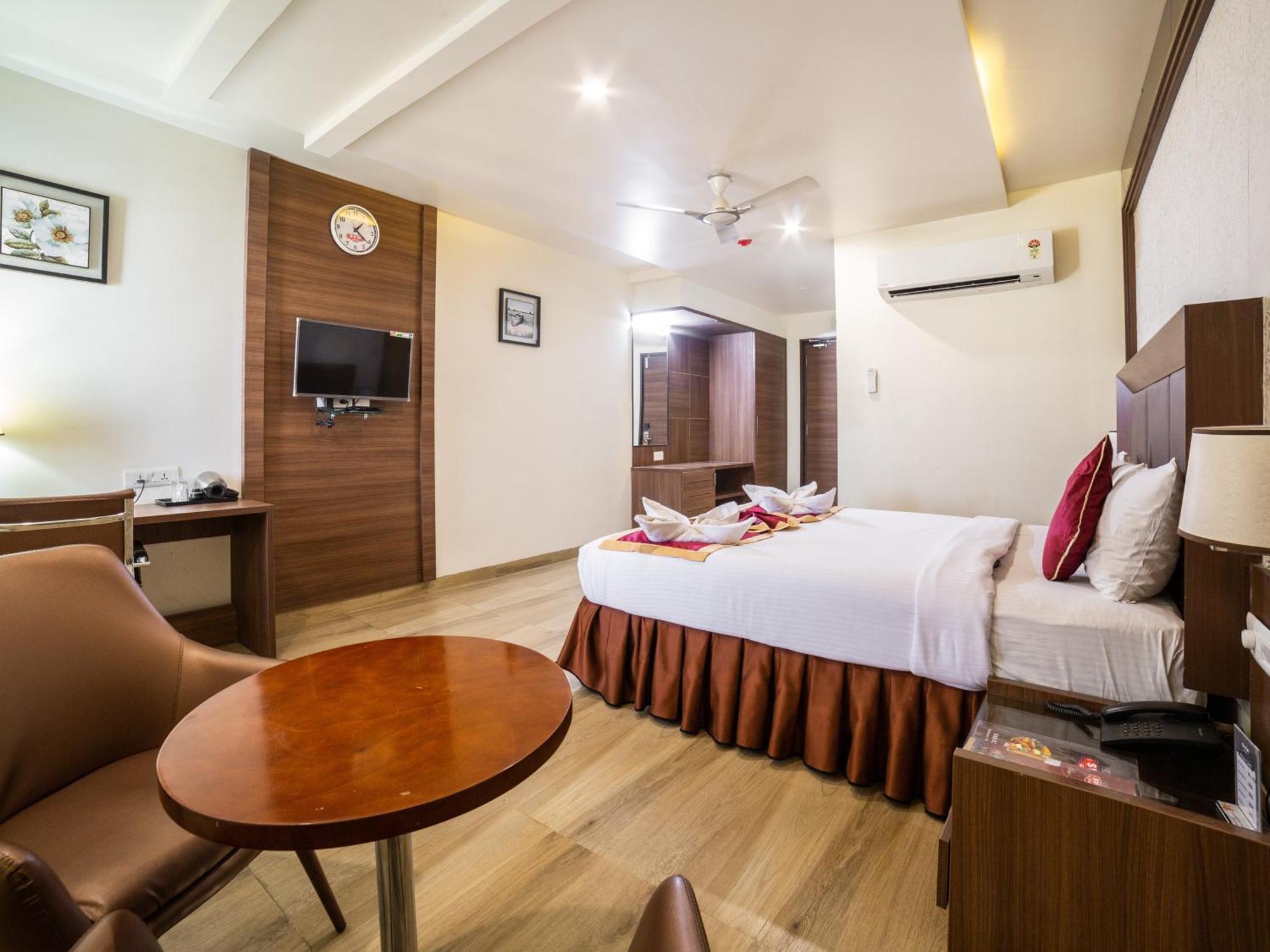 Hotel Svm Grand Medipally Hyderabad Eksteriør billede