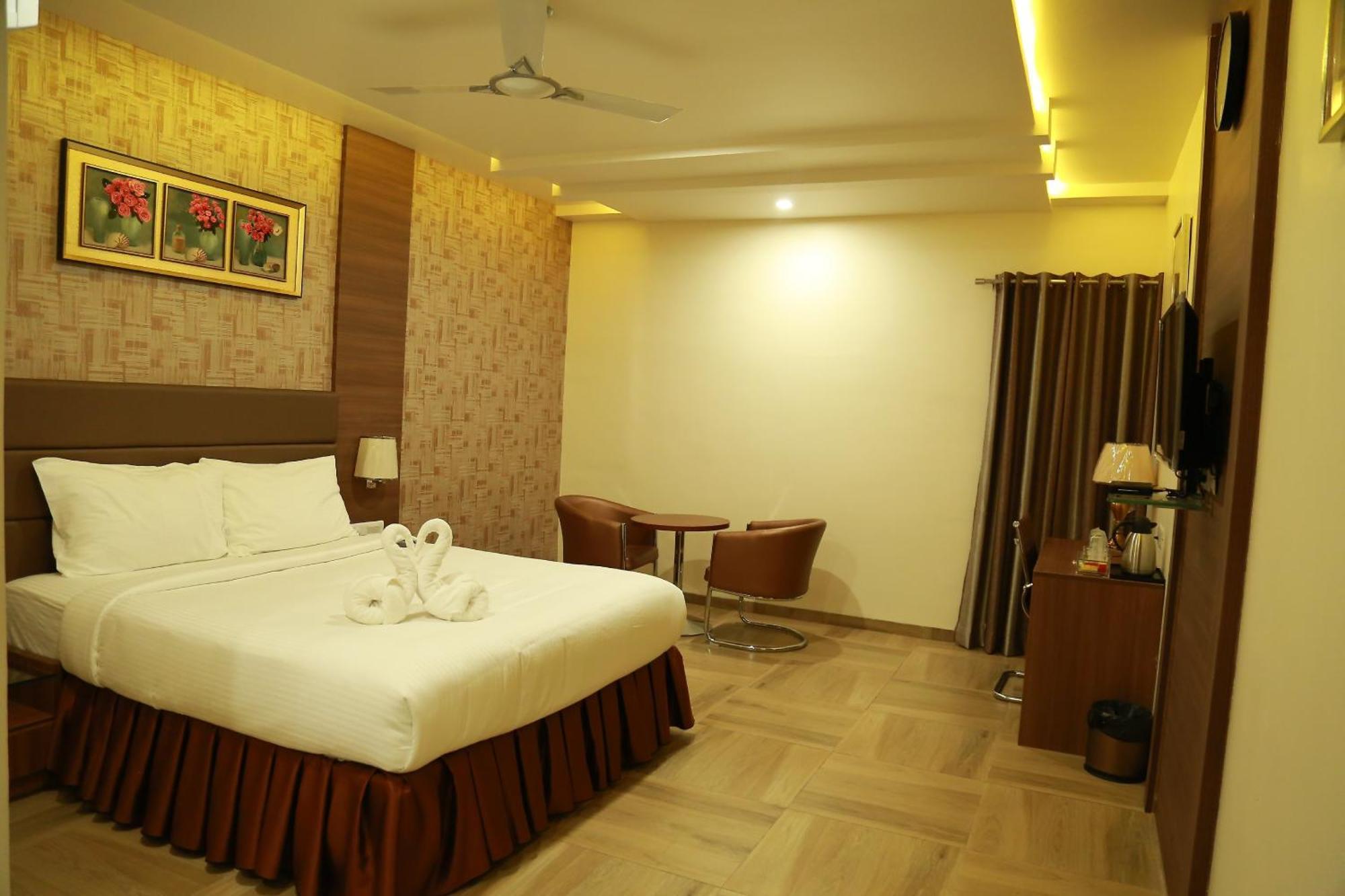 Hotel Svm Grand Medipally Hyderabad Eksteriør billede